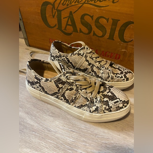 Steve Madden Women’s Sneakers (7) - Picture 3 of 5